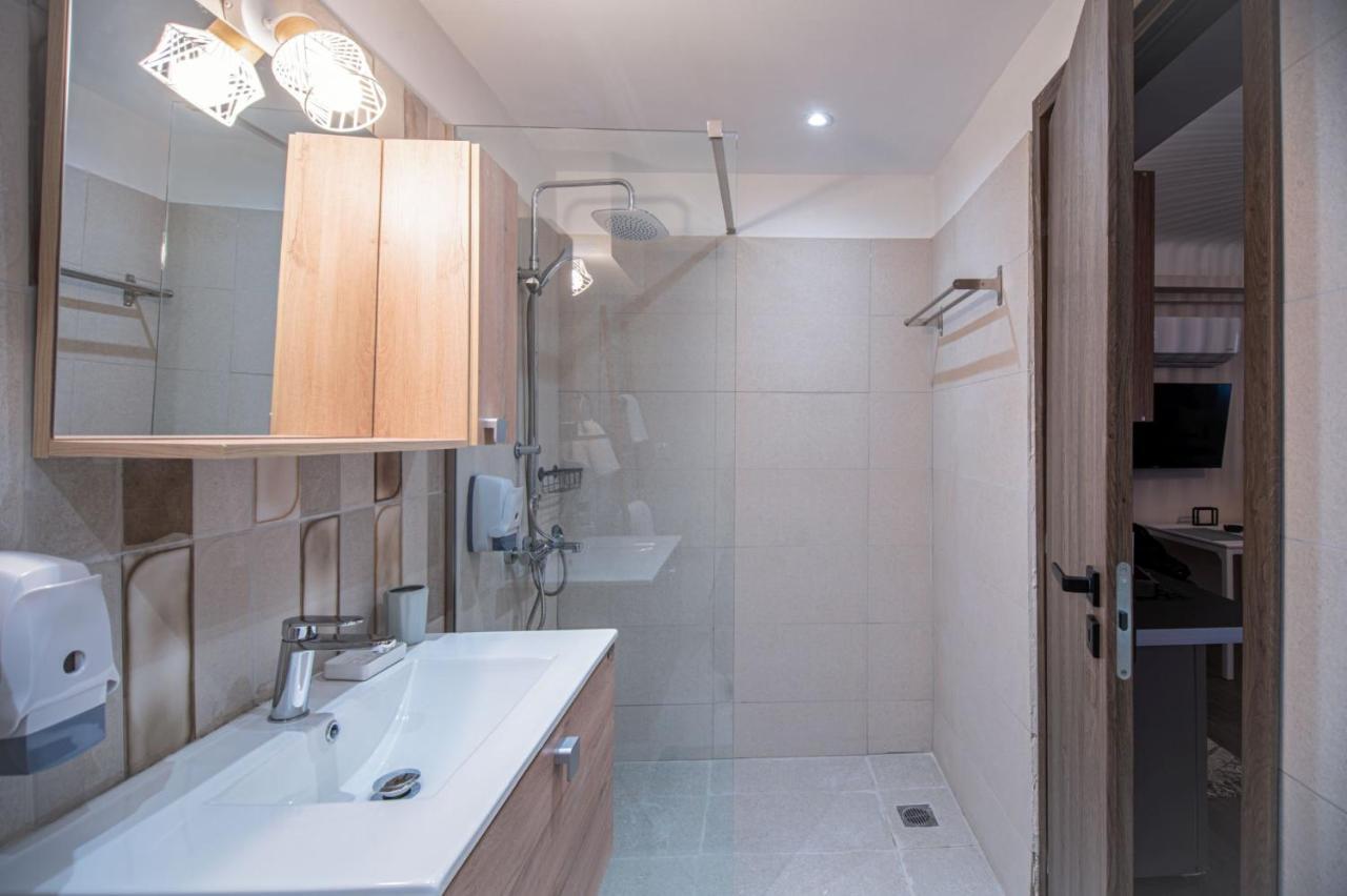 Niki Athens Suites - Cosy Suite In The Historical Center Of Афины Экстерьер фото